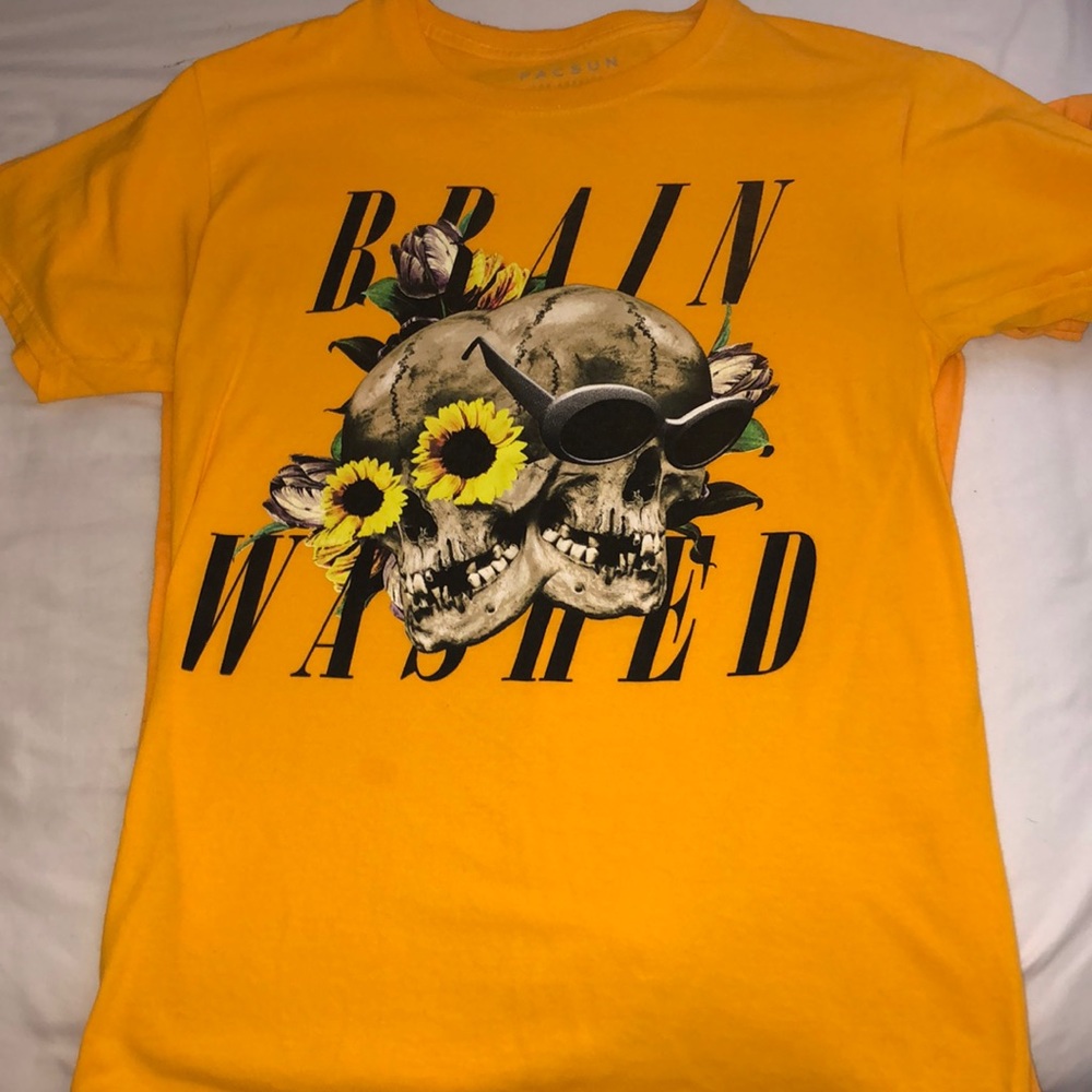 🔥PACSUN FLOWER SKULL GRPHIC TEE!!!